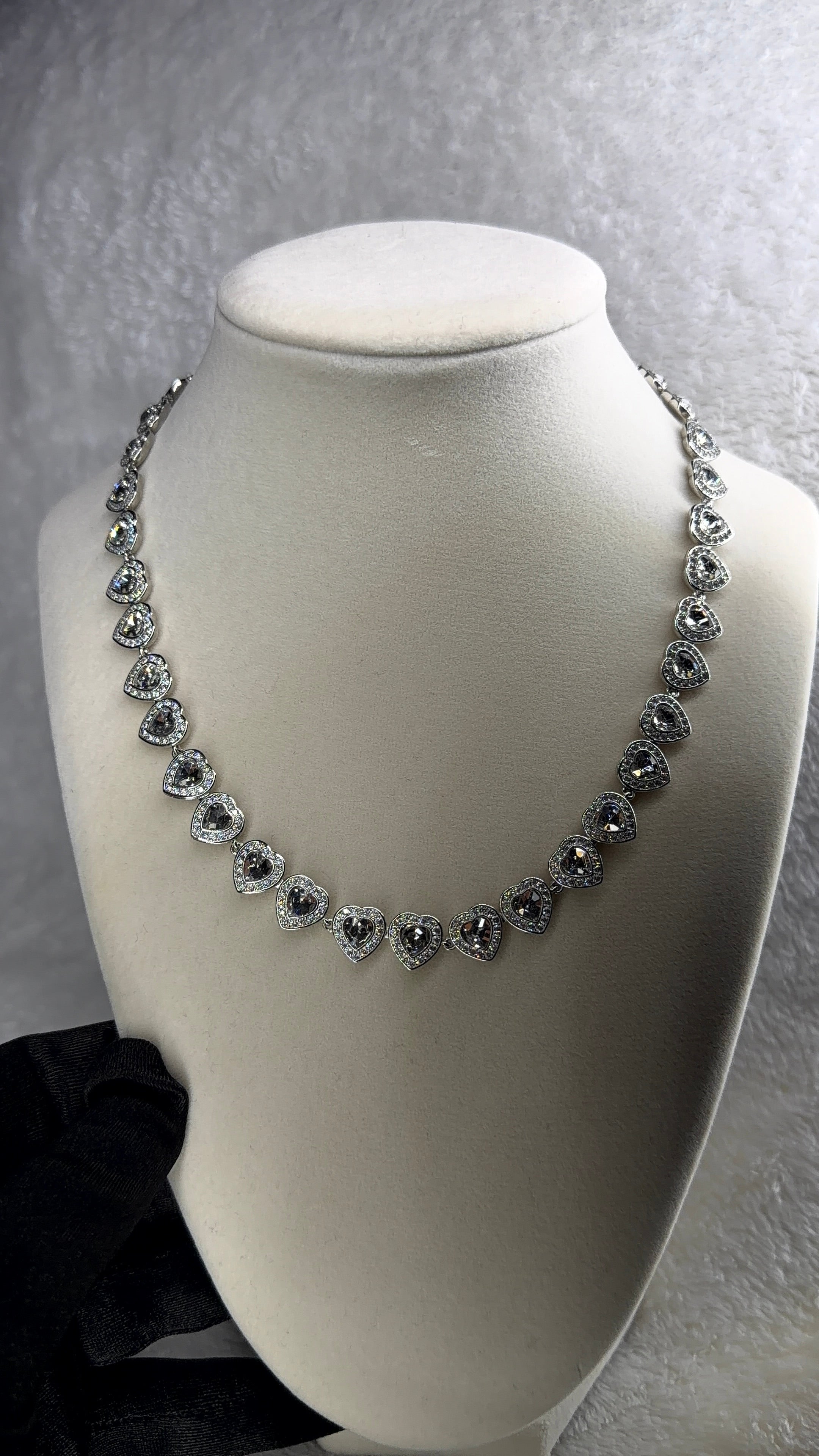 ICY LOVE NECKLACE