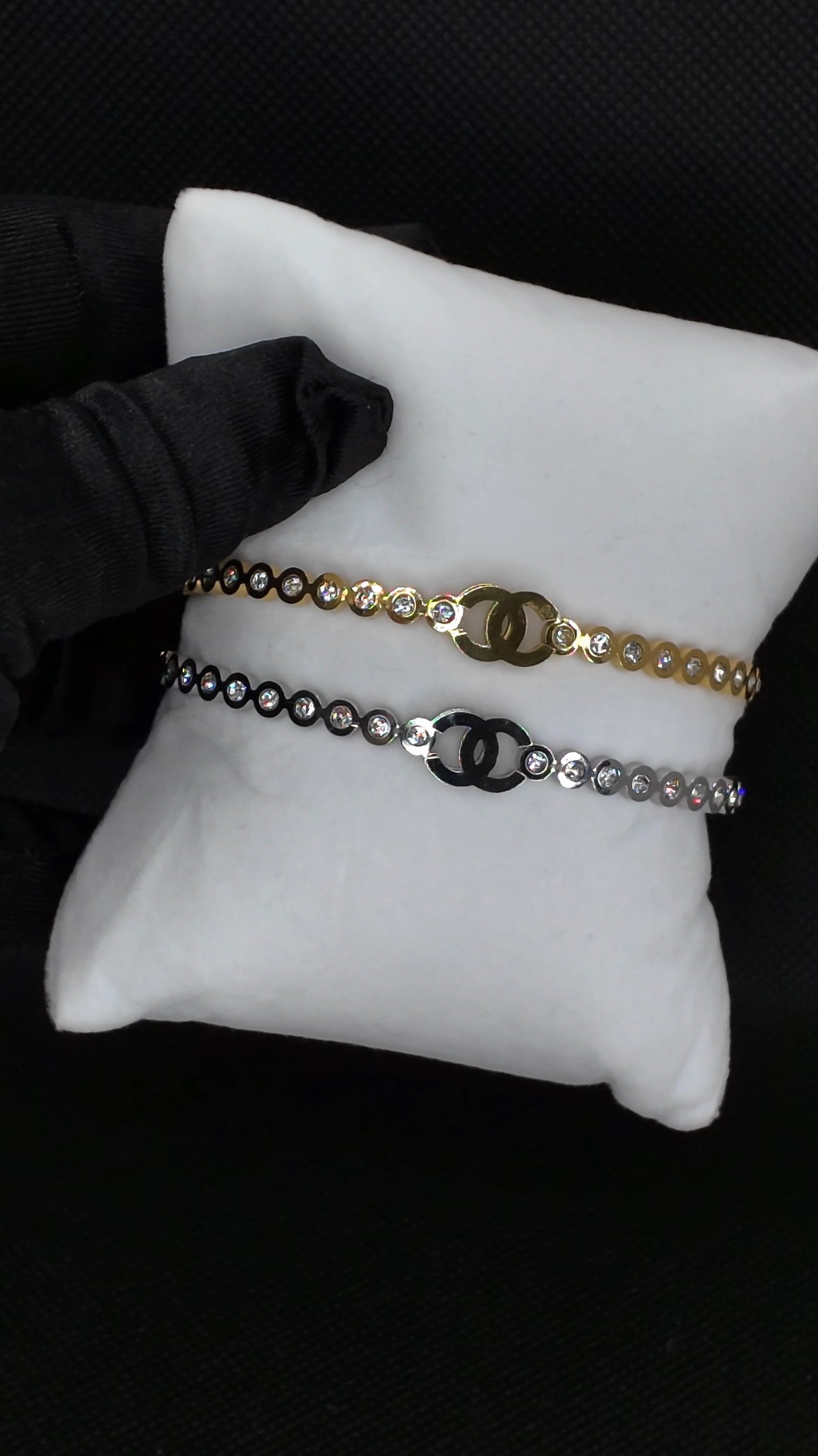 CLASSY C BANGLE
