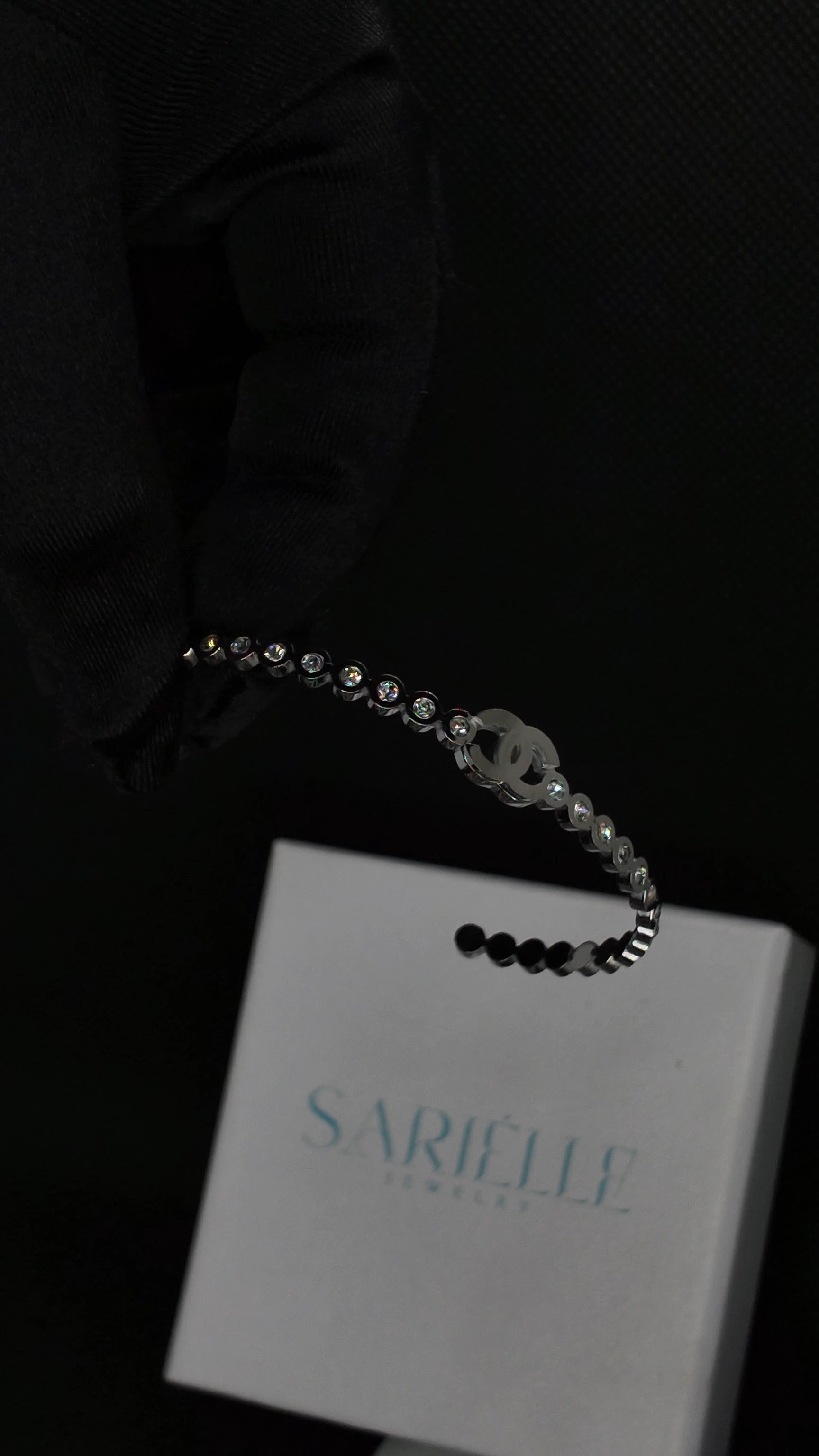 CLASSY C BANGLE